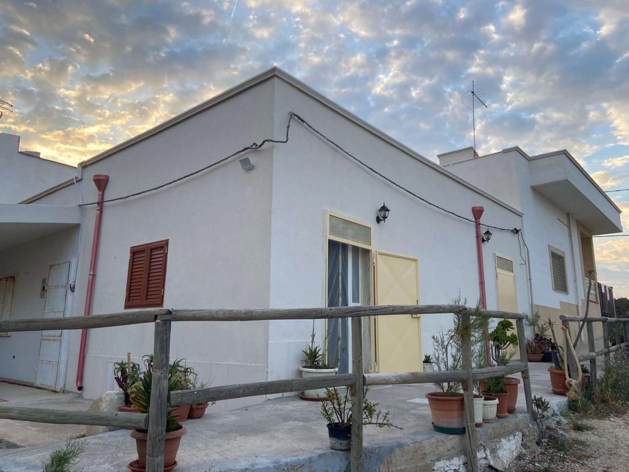 Villa La Torretta Del Surfista Taranto Esterno foto